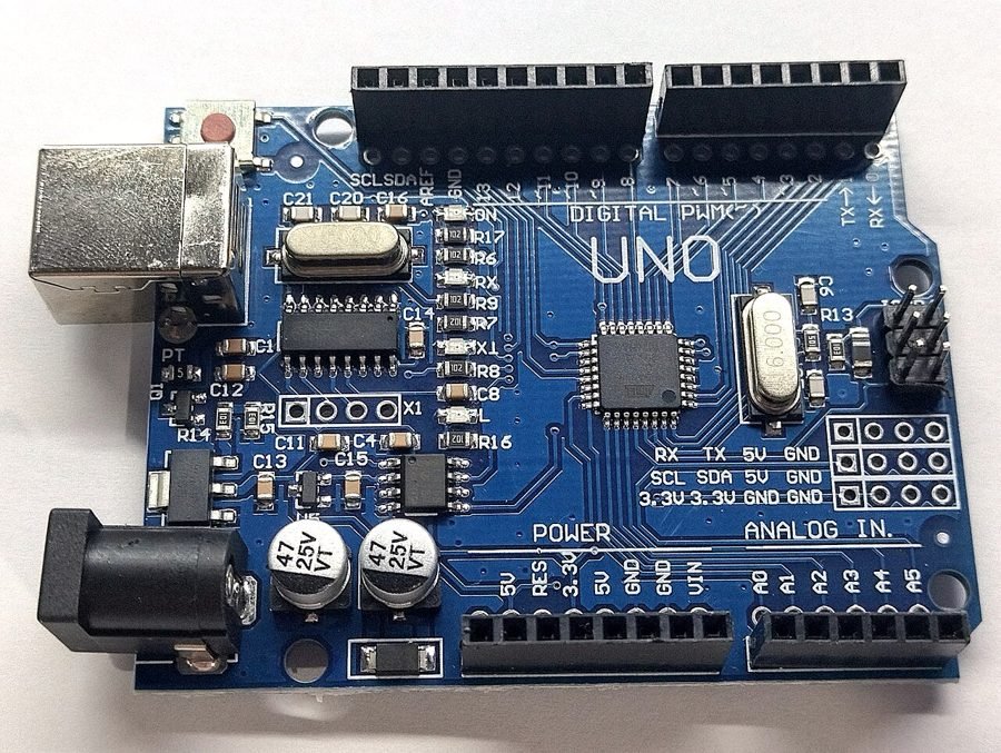 Arduino Uno board, the microcontroller used to build the game console