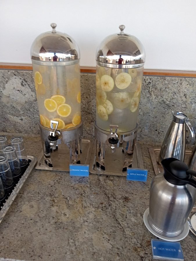 Automatic touchless water dispenser