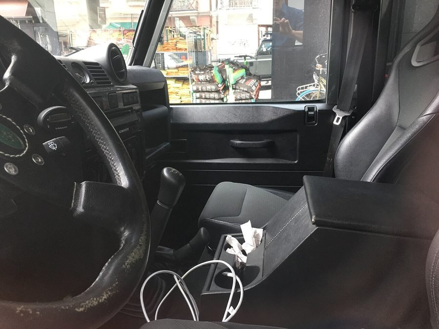 Car steering wheel and steering column assembly
